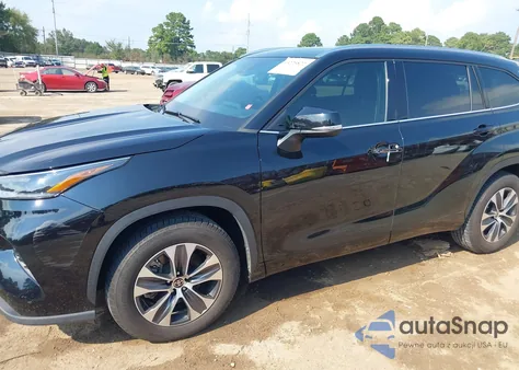 2021 Toyota Highlander Xle from USA, damaged, VIN 5TDGZRAH4MS051596